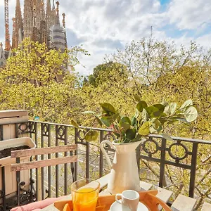 Bbarcelona Sagrada Familia Garden Apartment Barcelona